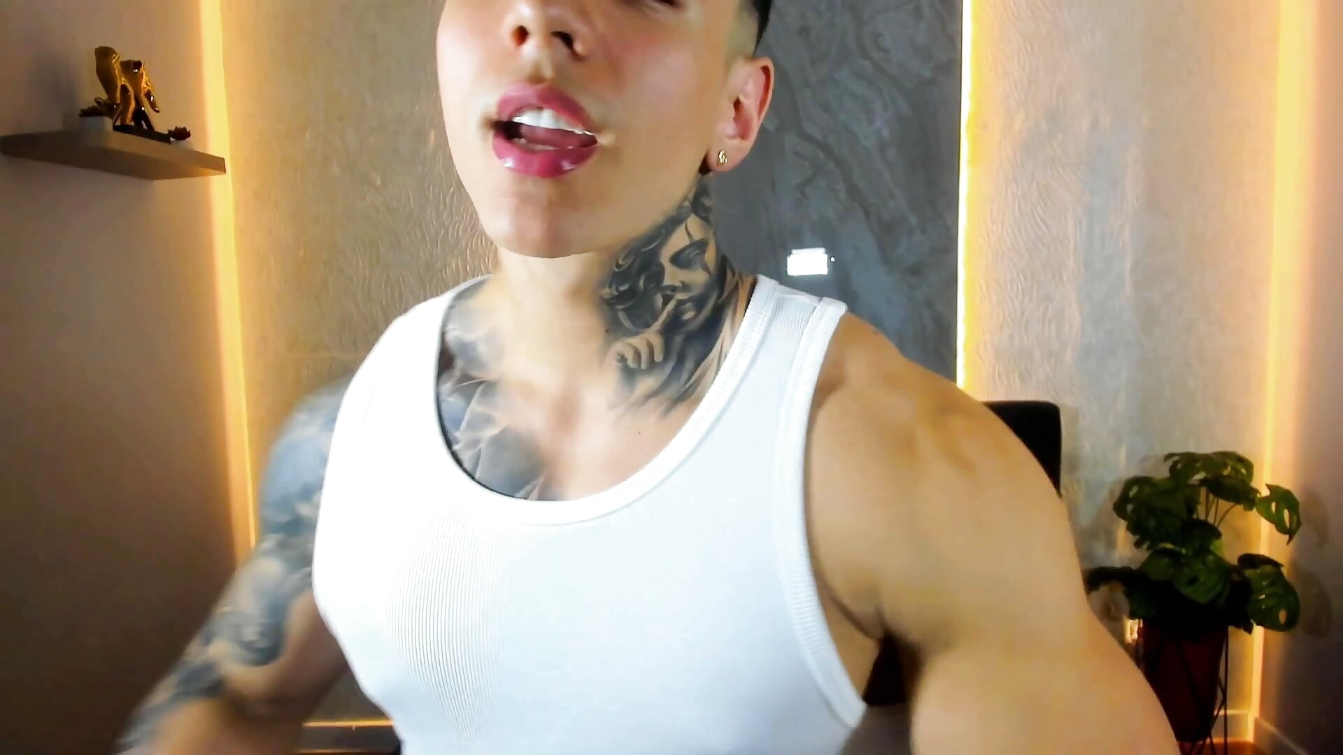 come see a little of what we do here - video by SalvatoreDmore cam model