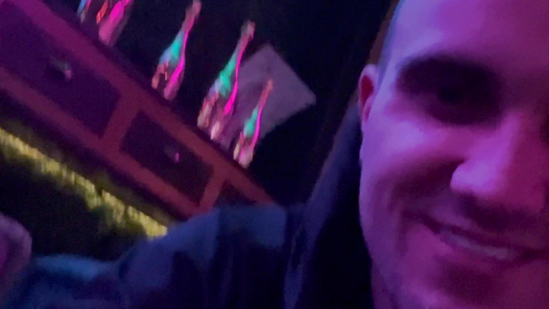 Nightclub – video modela na kameri -yakimov-