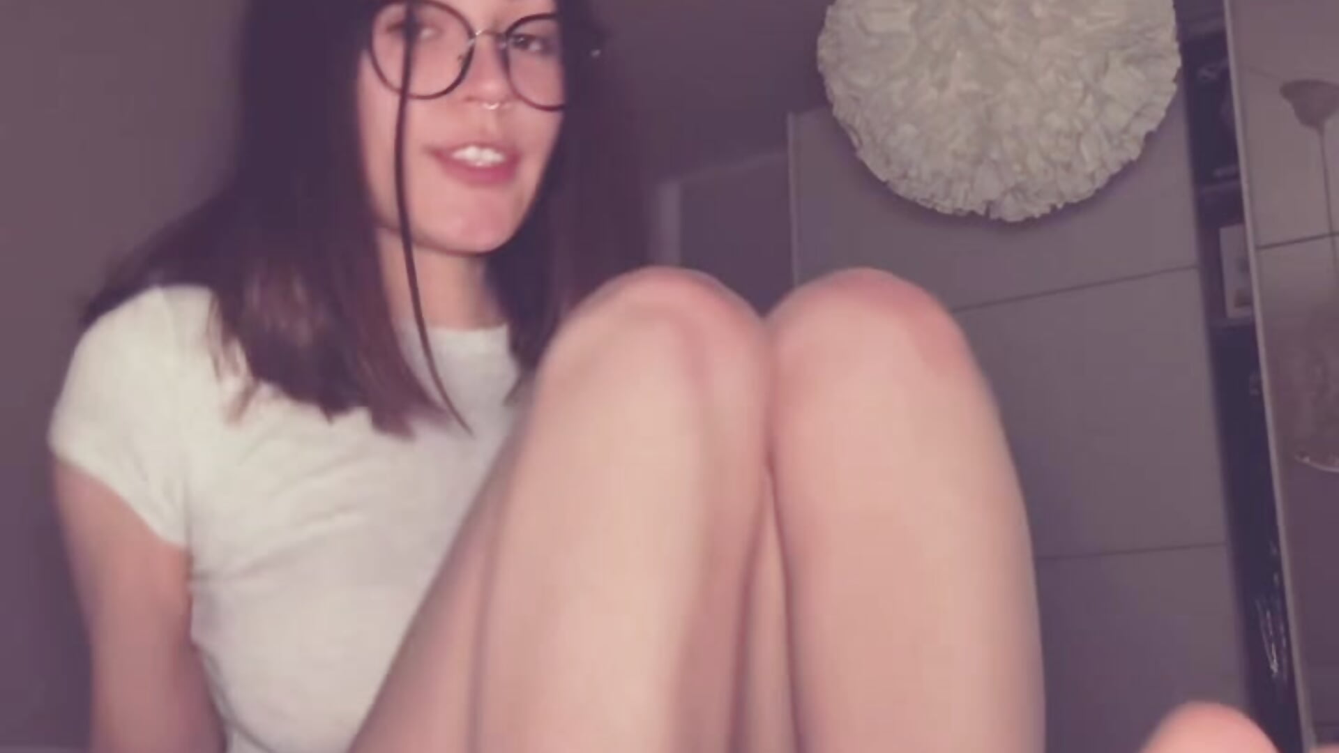 Do you like my legs? - video by Eva_kinkystudent cam model