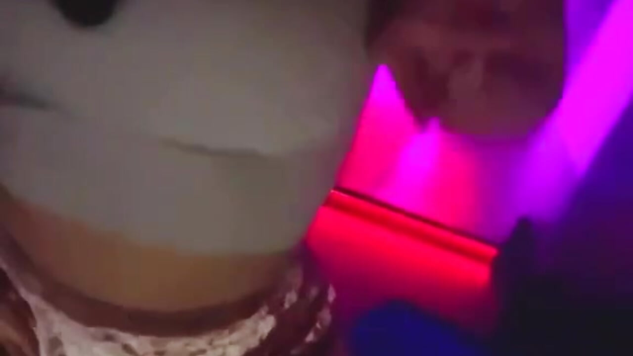 Sexy tease in stripclub－PixieAlice18の動画