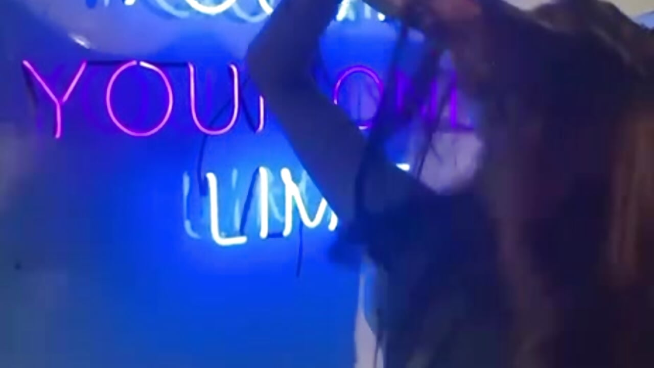 😊 - video by VikiDemini cam model