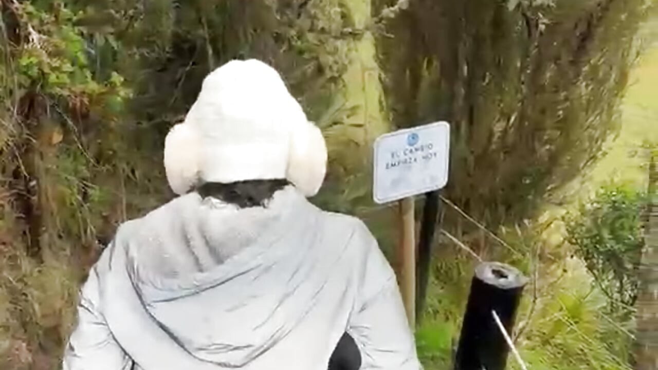 going down the mountain - video by Mari_Sweett cam model