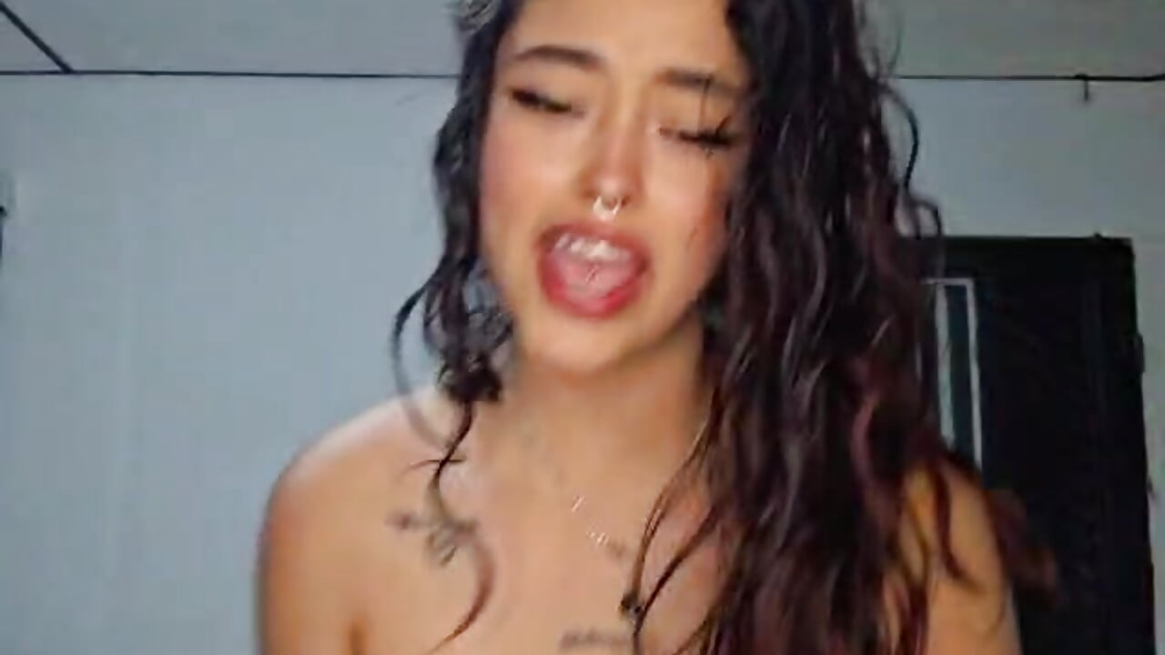 Tik Tok 😘🔝 - video by Ariana_Pierce cam model