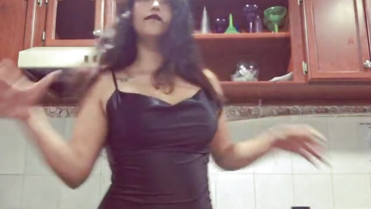 Tik tok 3 - video by Ariana_Pierce cam model