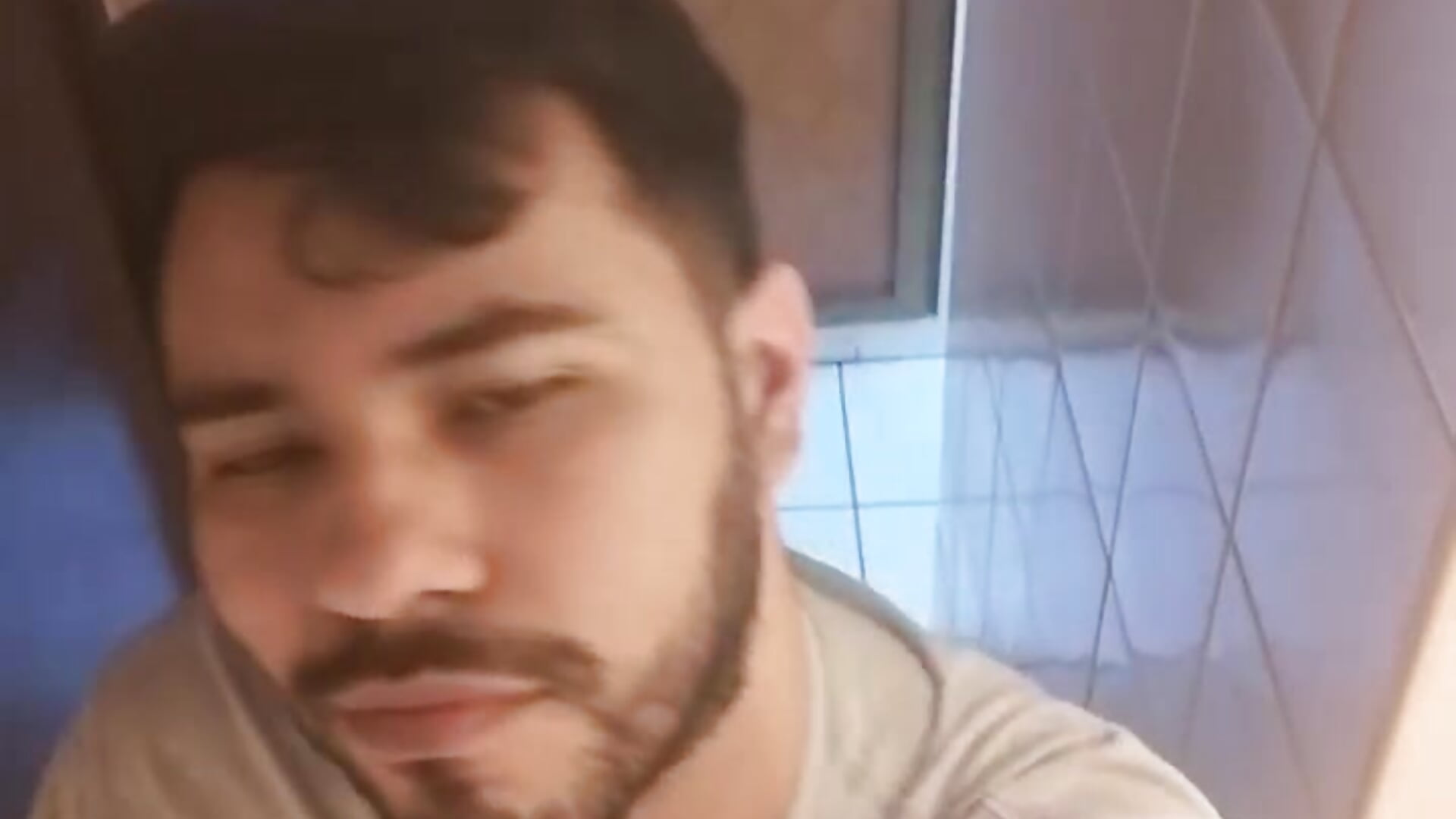 VID_20241231_180633_141 - video by AlexXM0 cam model