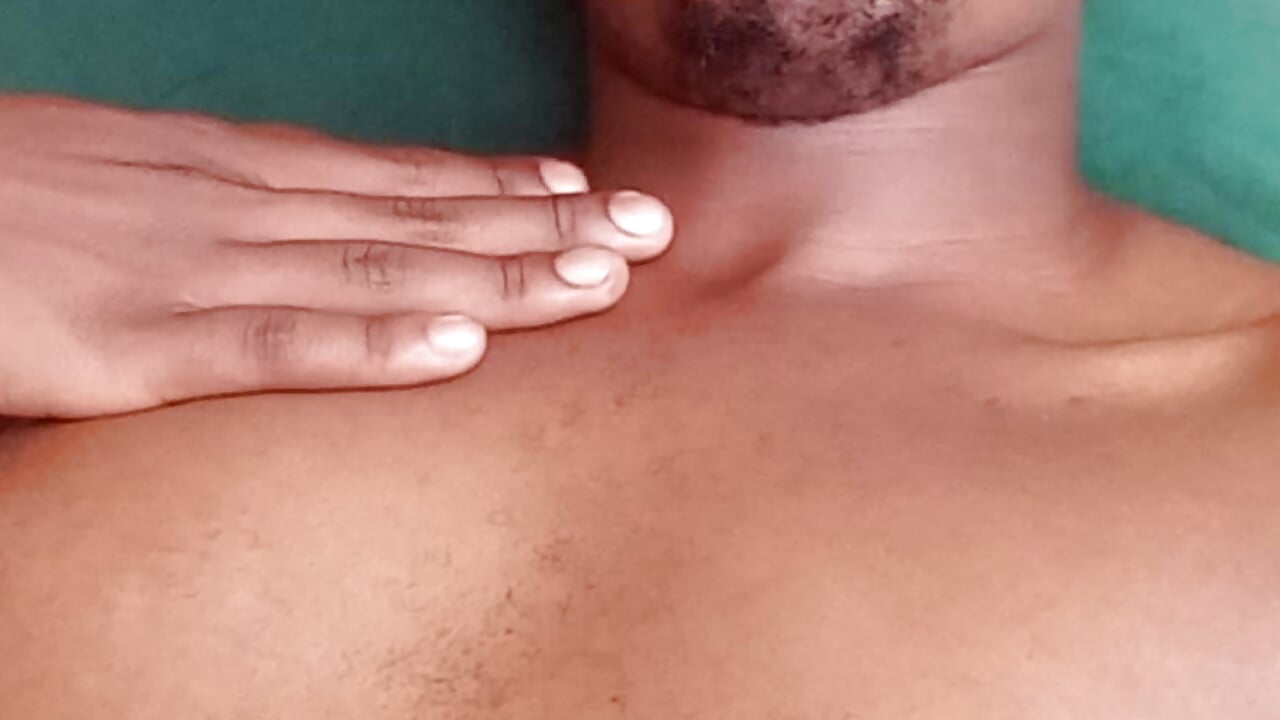 Hello mamas - video by Bigntot cam model