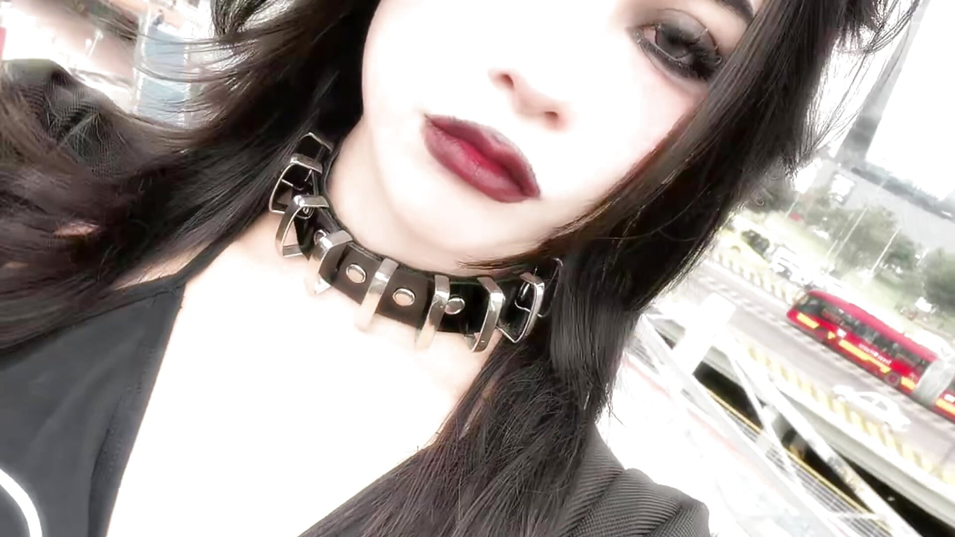 Dolly - video by vampy_dolll cam model