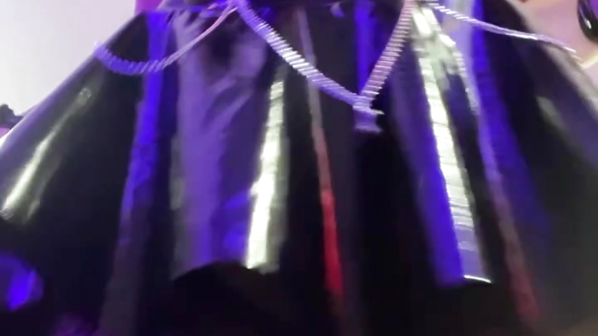 Sexy gothic girl sits on your face🙈 - video vampy_dolll kameramallilta