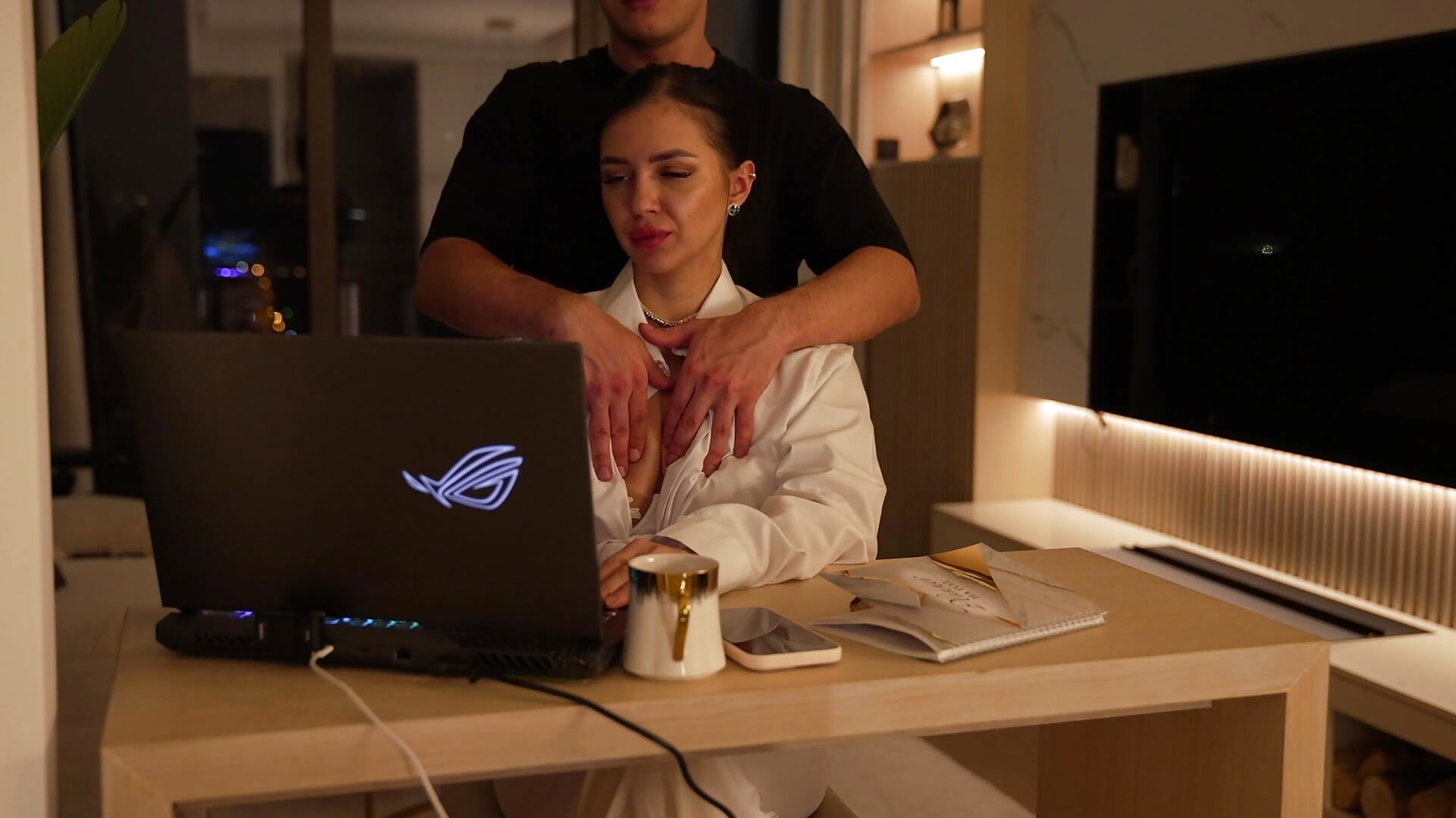 ofice? - vídeo de la modelo de cam BestModelsDuo