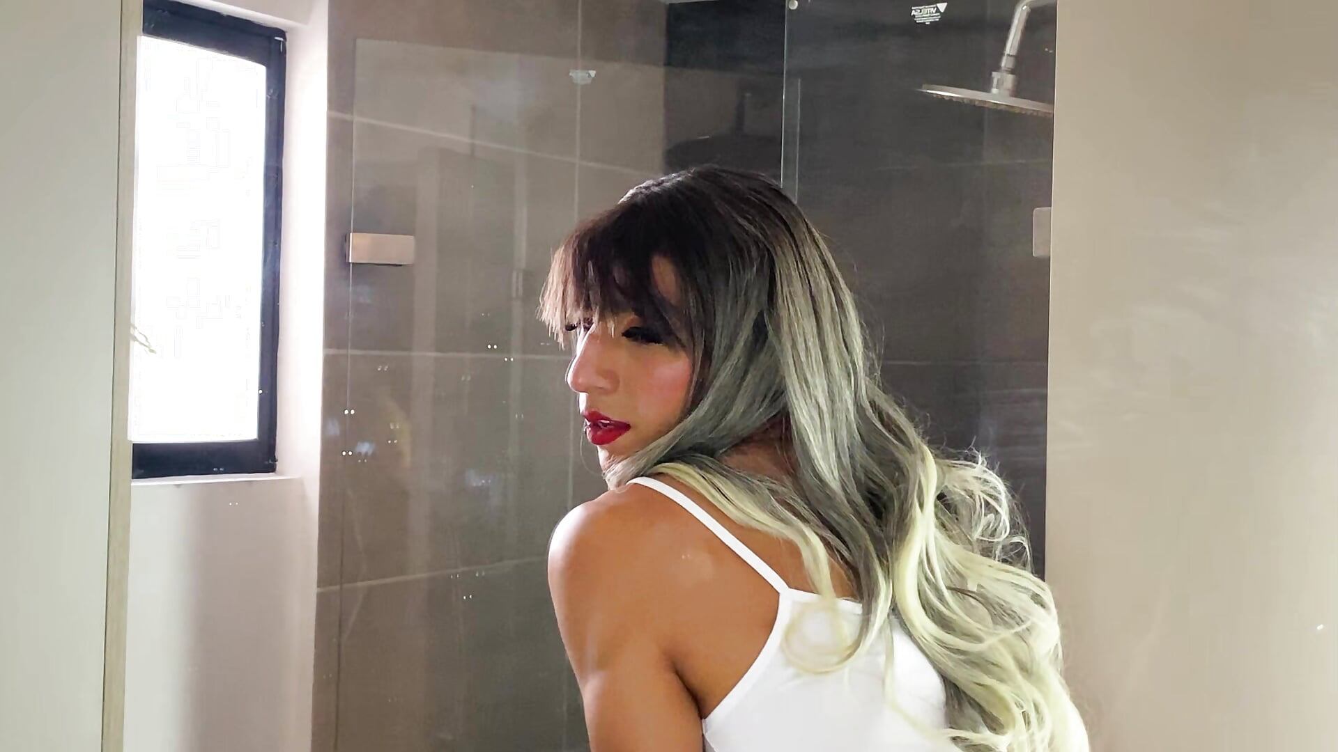 Unfiltered Flirtation - video by Nataliamejia2 cam model