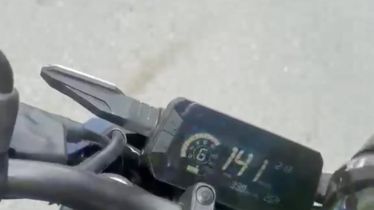 traveling towards santander– boss_of_cash kameramodell videója