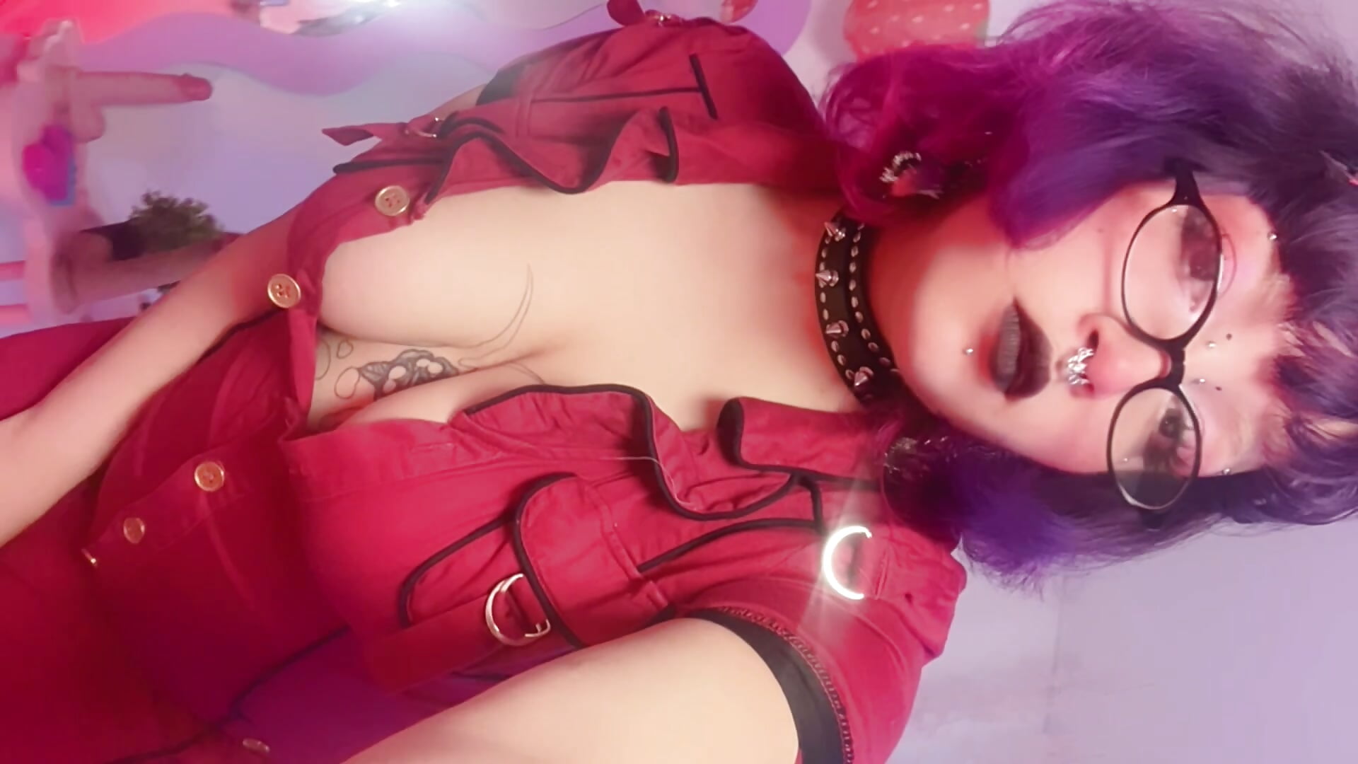 simply being sexy ;) - video by Noisy_doll cam model