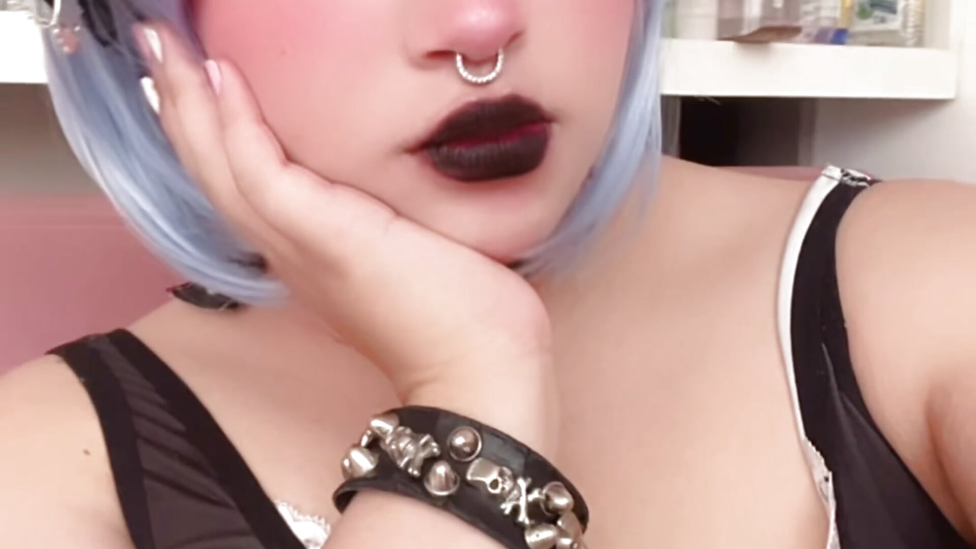 A pretty goth doll :3 - Vídeo de Noisy_doll, modelo de vídeos