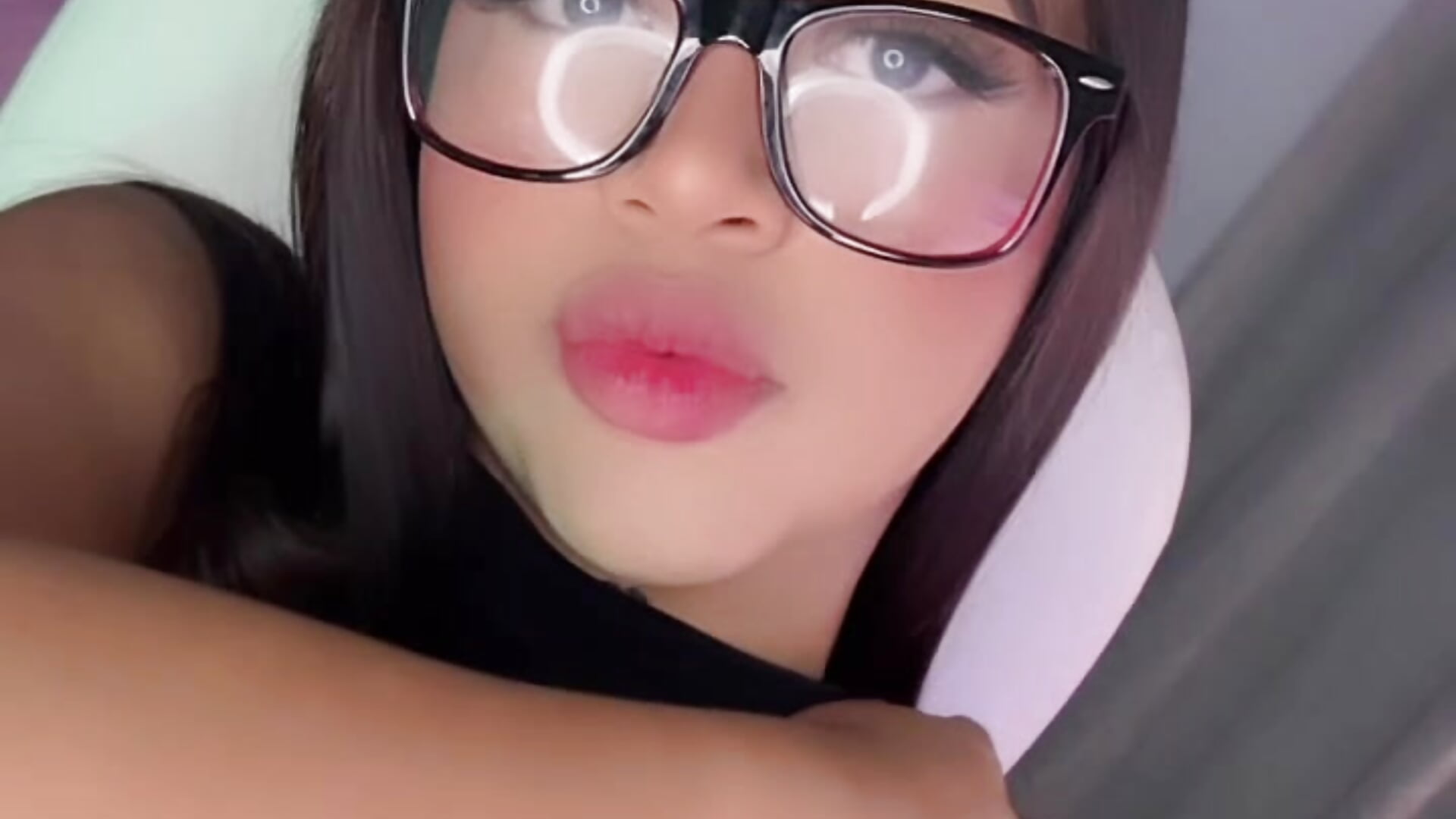 4f95142ce49047339fff150f2a0d4d5c – video af CrystalWw cam-model