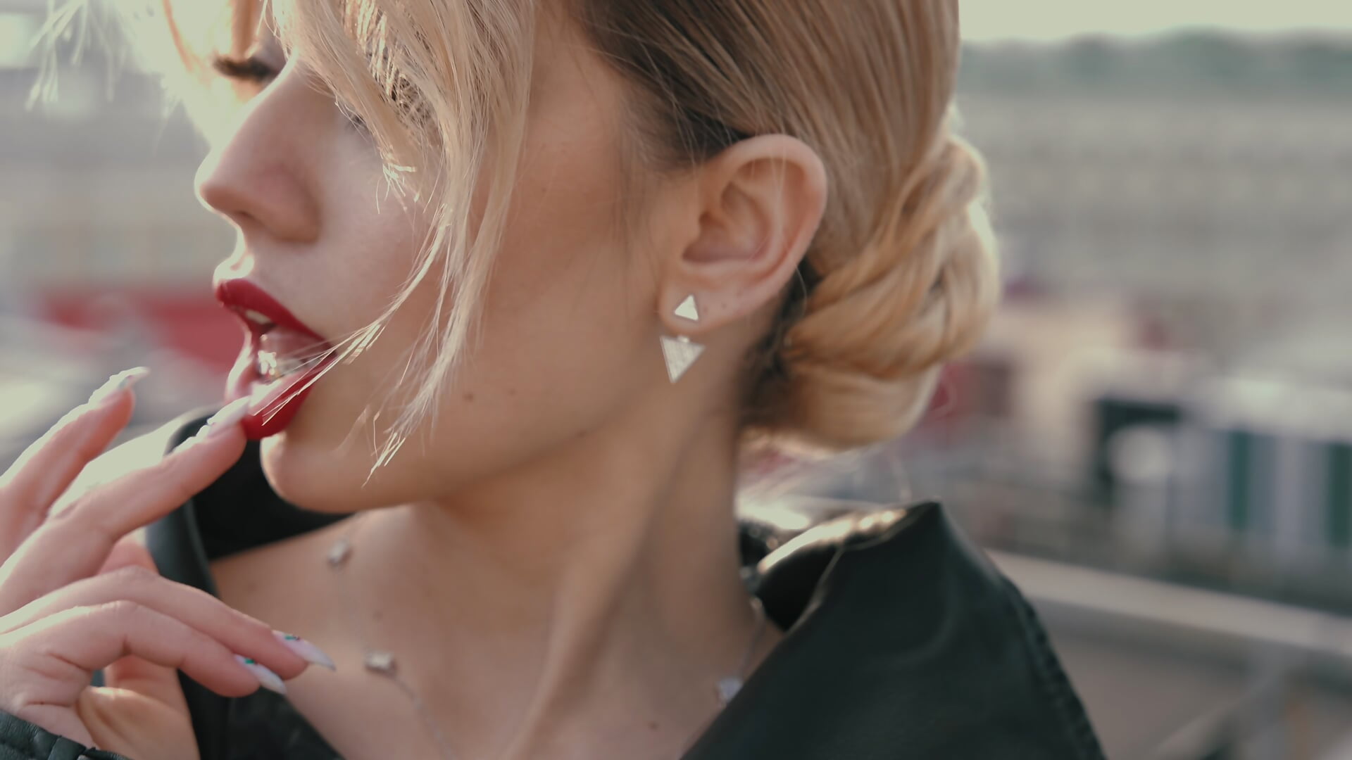 𝘘𝘶𝘦𝘦𝘯 𝘰𝘧 𝘵𝘩𝘦 𝘙𝘰𝘰𝘧𝘴💋 - video by STELLA_RICH cam model