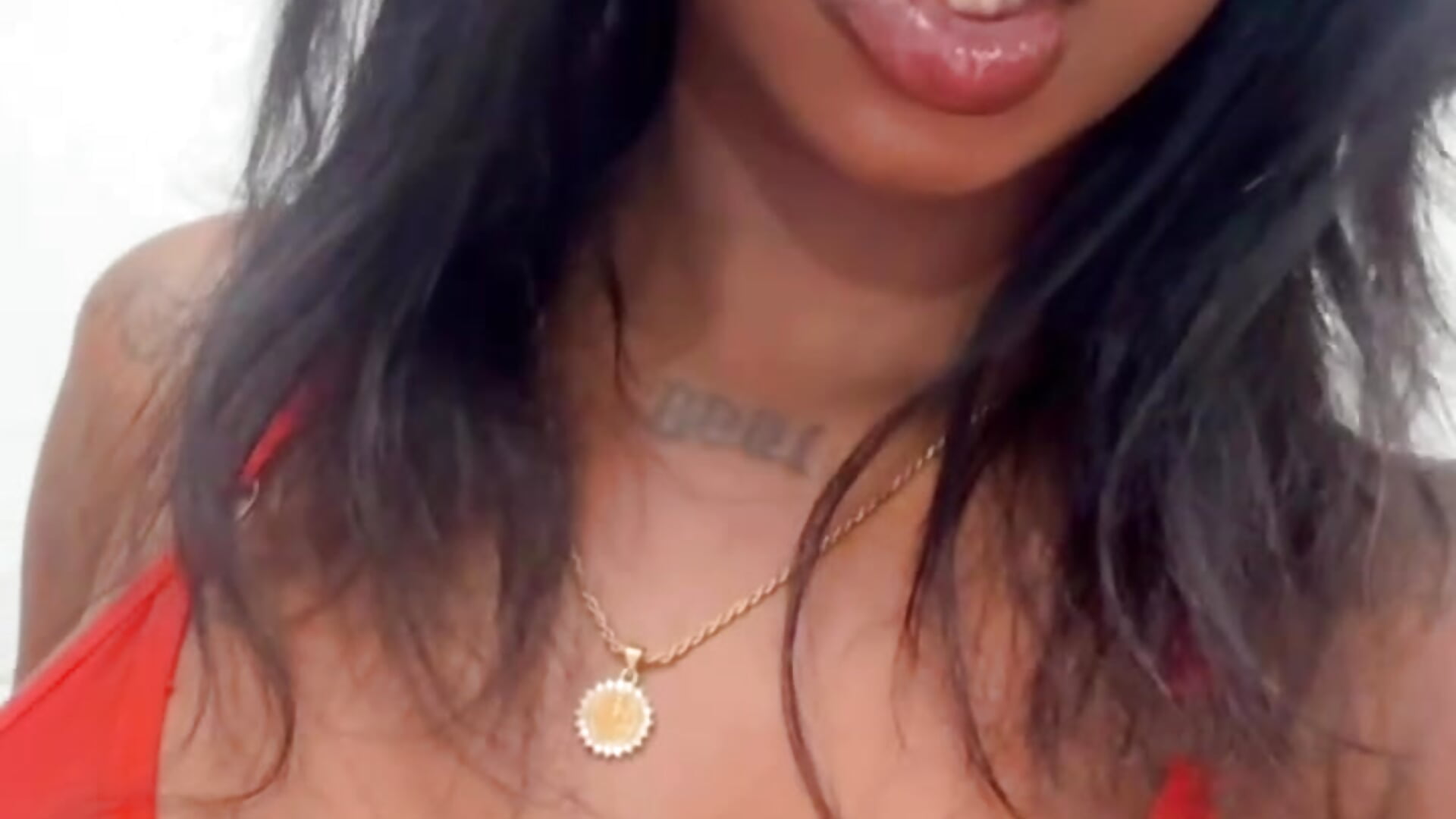 Guess who’s got a new secret set for your eyes only 🔐 - video by kinkyandsavage cam model