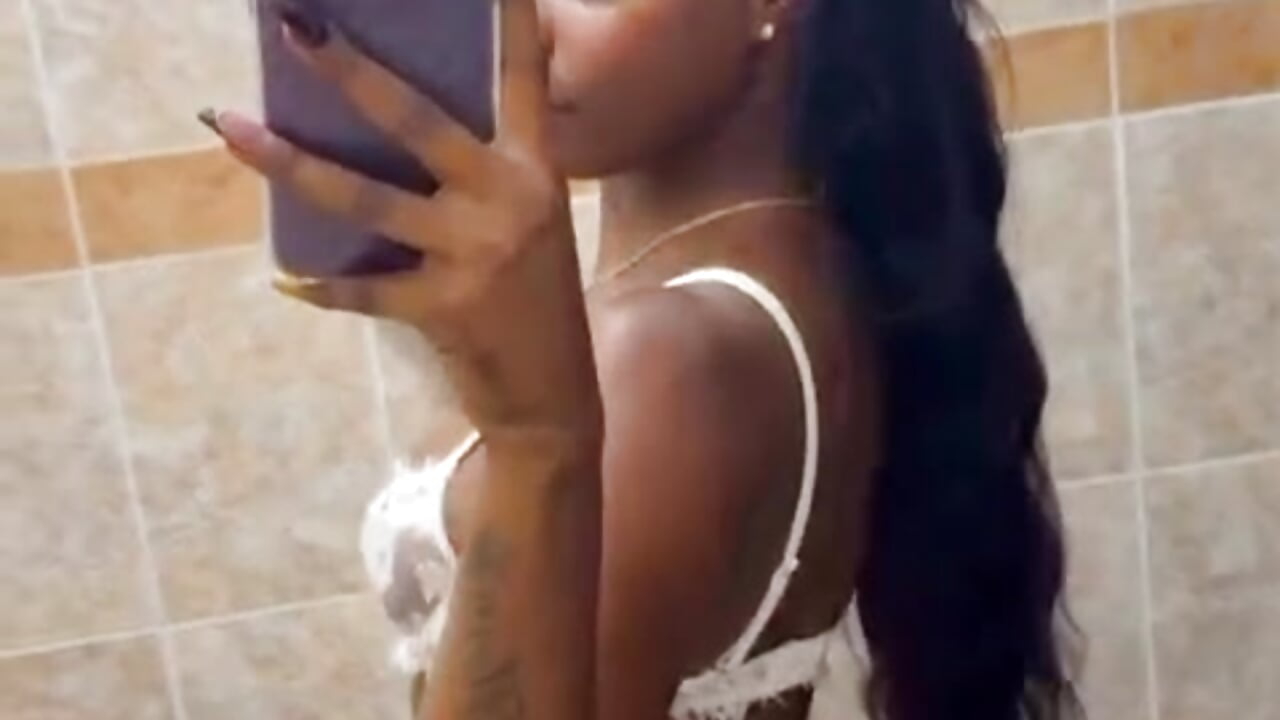Do u like my new lengerie 🍑 - video by kinkyandsavage cam model