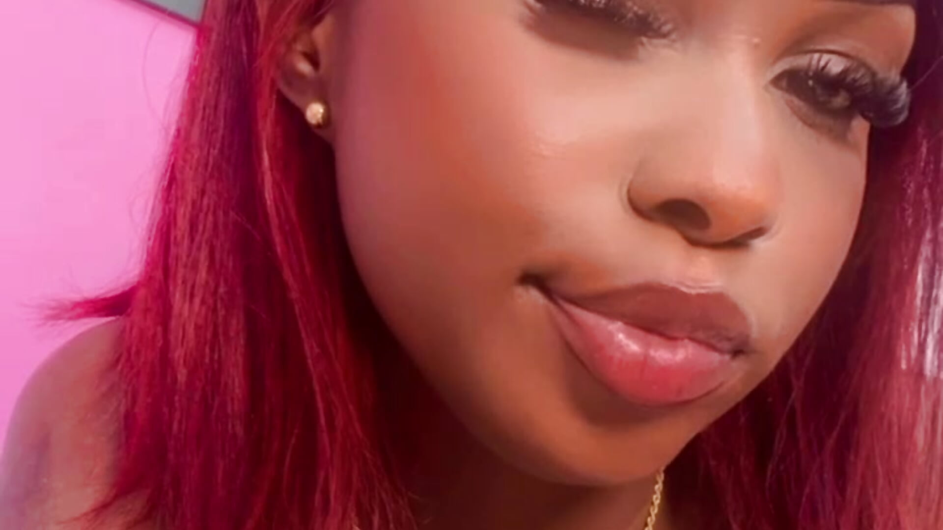 kiss me 🥰 - video by kinkyandsavage cam model