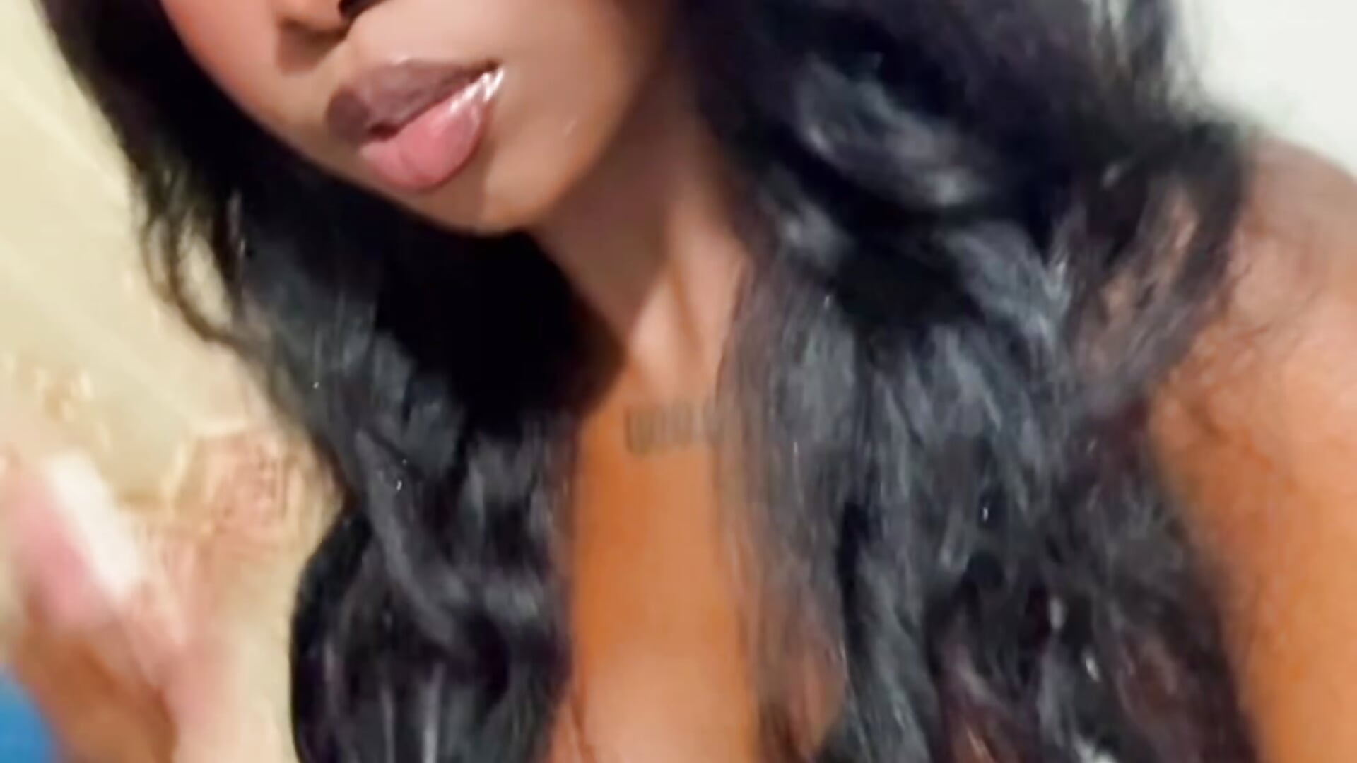 Happy new year 🎆 - video by kinkyandsavage cam model