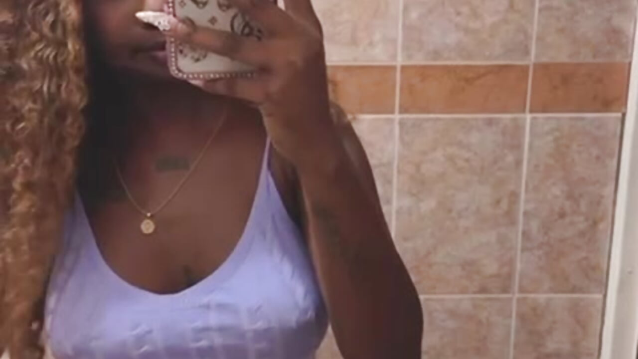 I bet u wanna see me naked🫦 - video by kinkyandsavage cam model