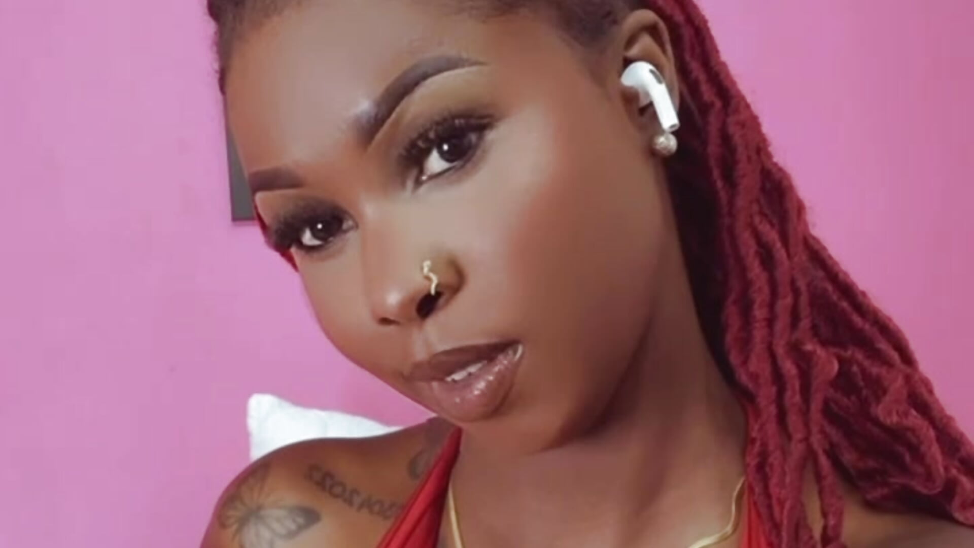 As hot like red, honey 🔥 - video by kinkyandsavage cam model