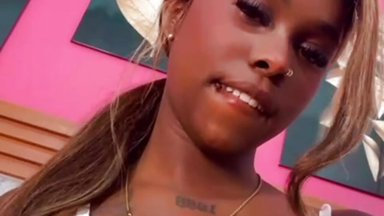 babe, dont u wanna play with my hot chocolate, body? 🔥 - video by kinkyandsavage cam model