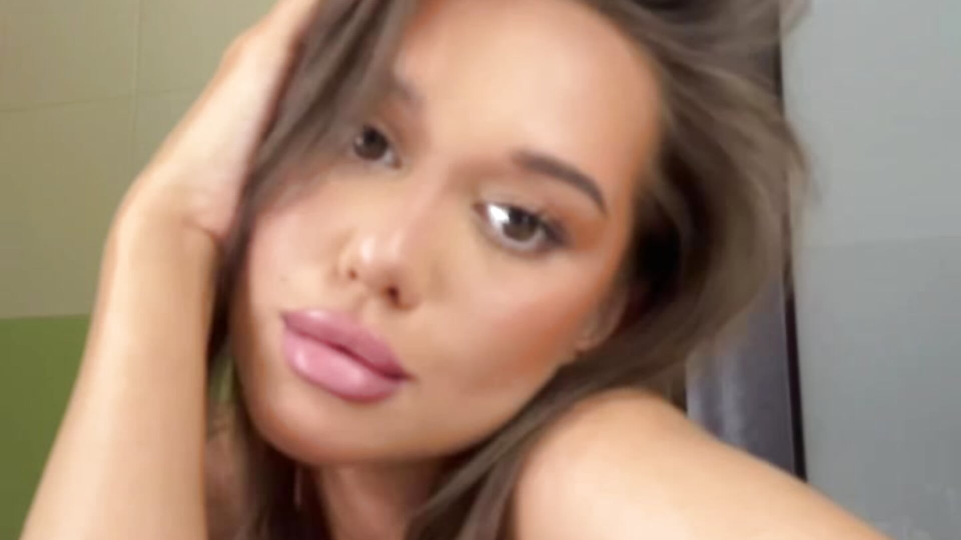 uiui - video by BridgetHessel cam model