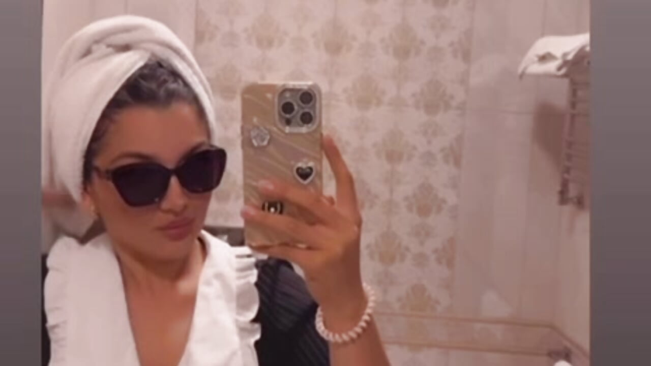 Fresh from shower 😉 - video by ZarifaBev cam model