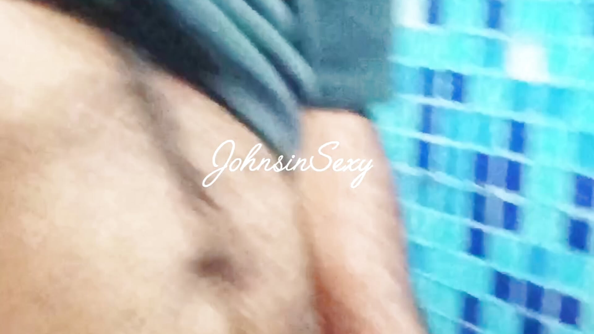 Taking a cock and getting milk in the bathroom of an Indian train - video by johnsinsexy cam model