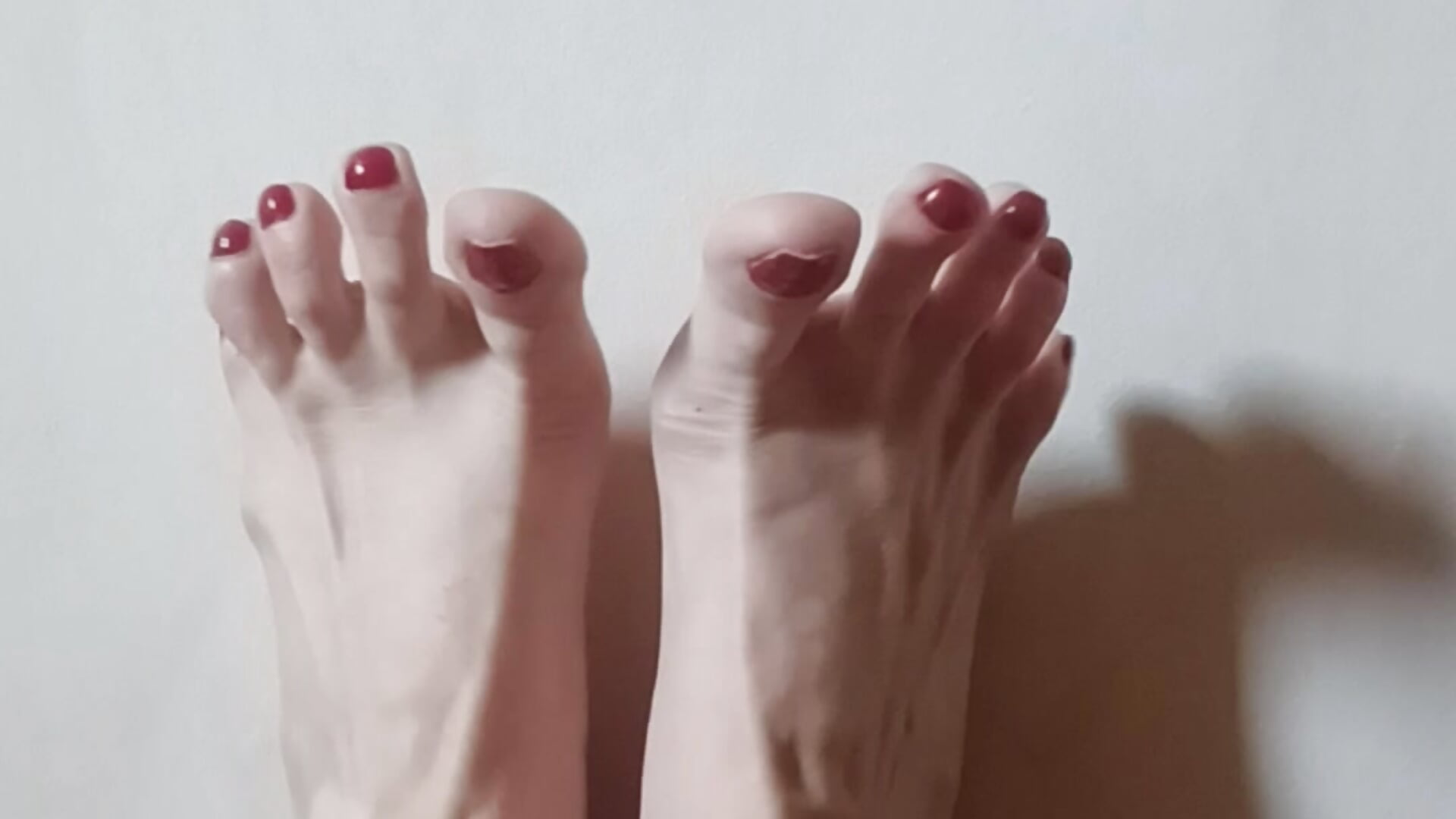 A bit playing? - clip cu EveeRose model videochat