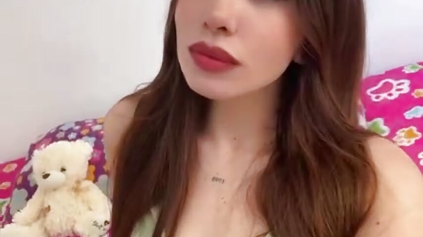 Sarita - video av littleshydoll cam model