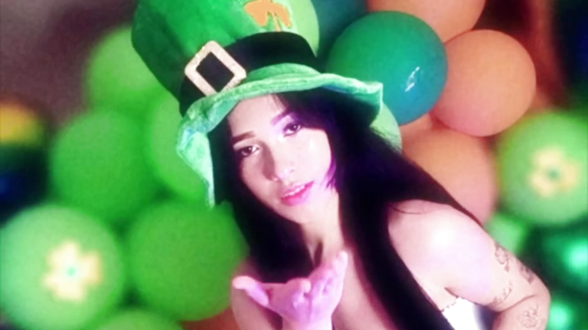 st patricks day 💰🍀☘ - video by Estrella_Taylor cam model