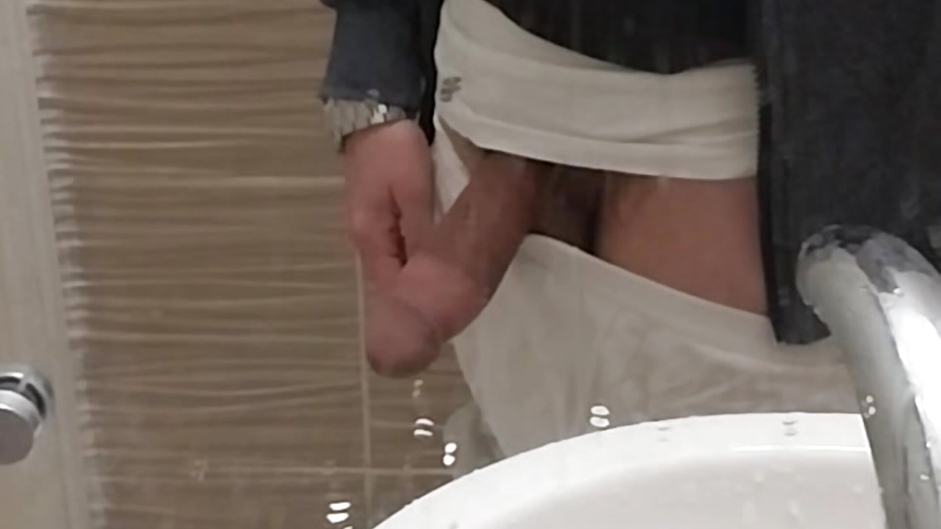 Horny at work need someone to suck it - video by Mo_BigMeat cam model