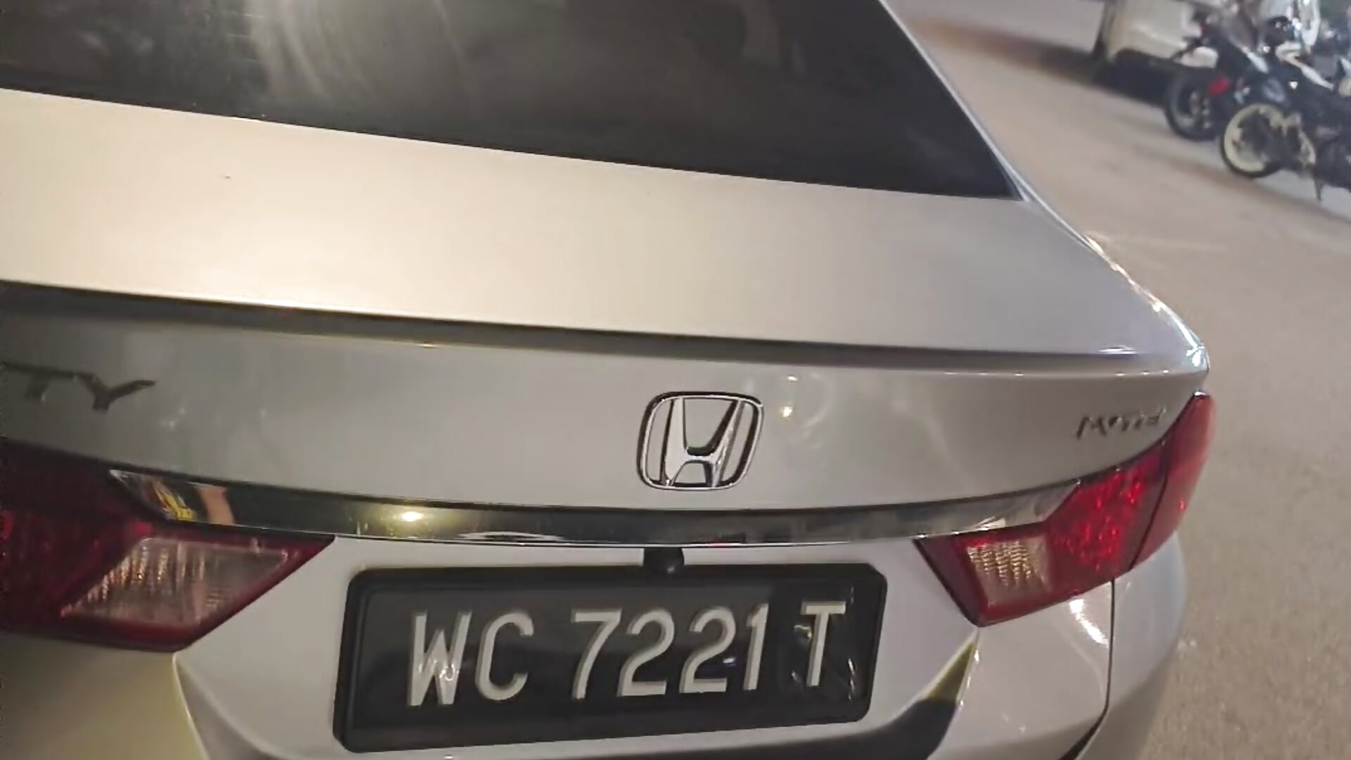 1000093997 - video by Amiyrul97 cam model