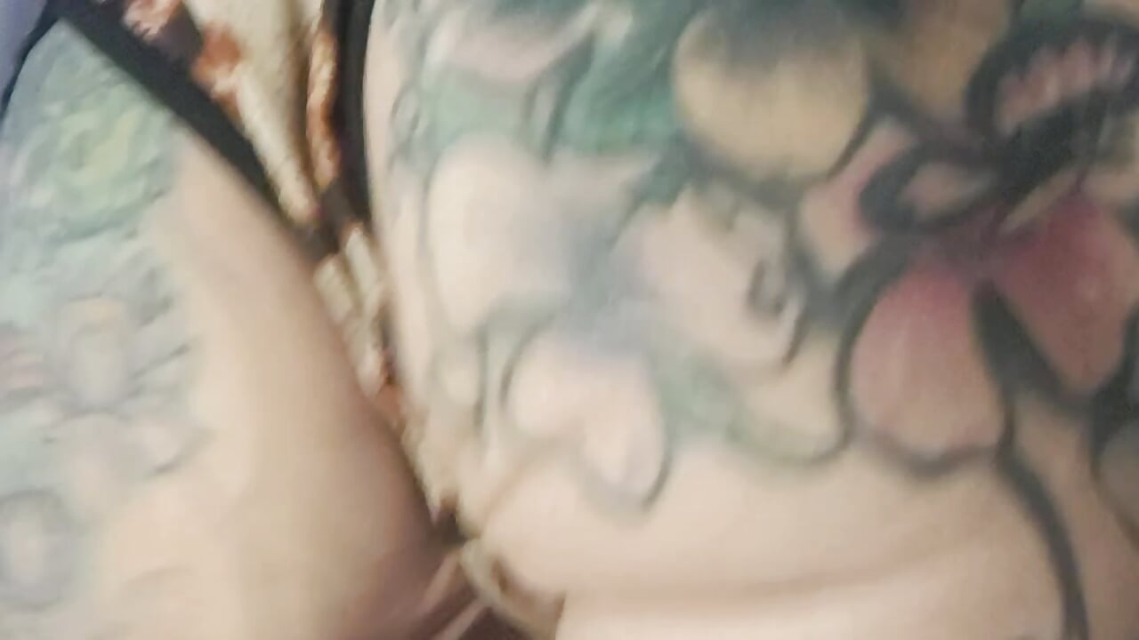 Ass Giggles - video by MommyMisfit cam model