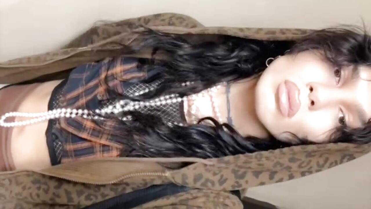 BD178226-4CF8-445F-A708-C451B8C19829 - video by Linwy69 cam model