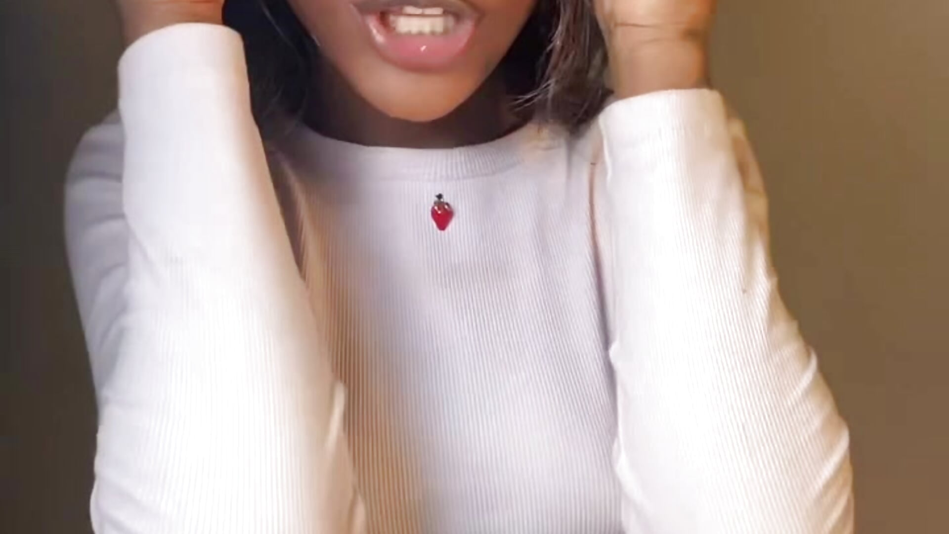 I'm going crazy I accept it, ajjajajajaja🙈 - clip cu ZiziCampbell_ model videochat