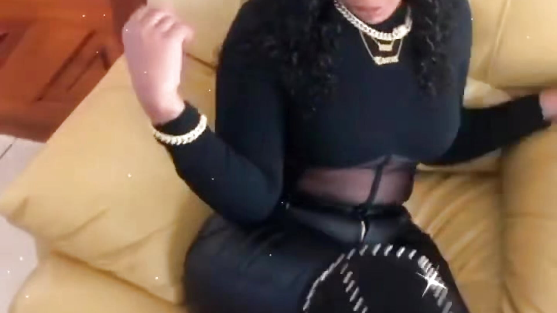 Black kitty 🖤 - video by Pentshisi cam model