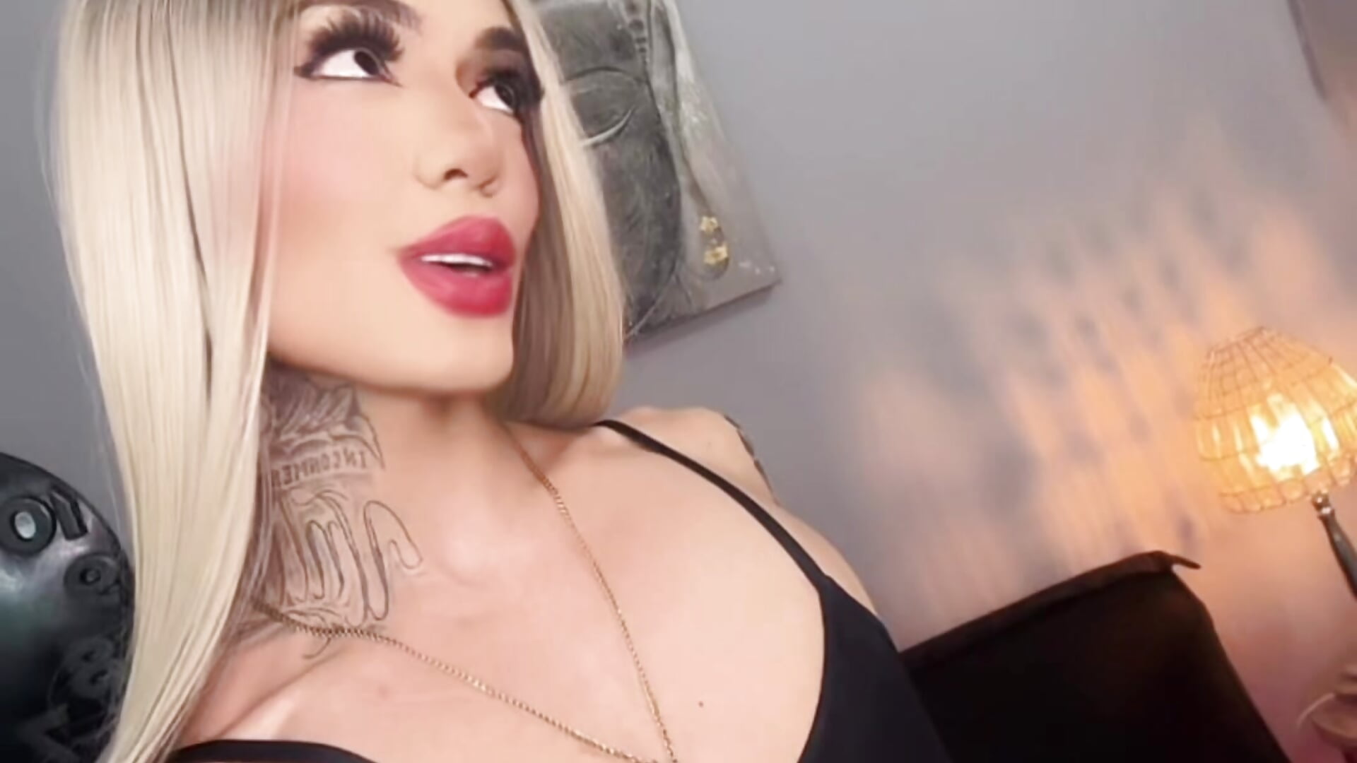 New look - video by Camillesanto cam model