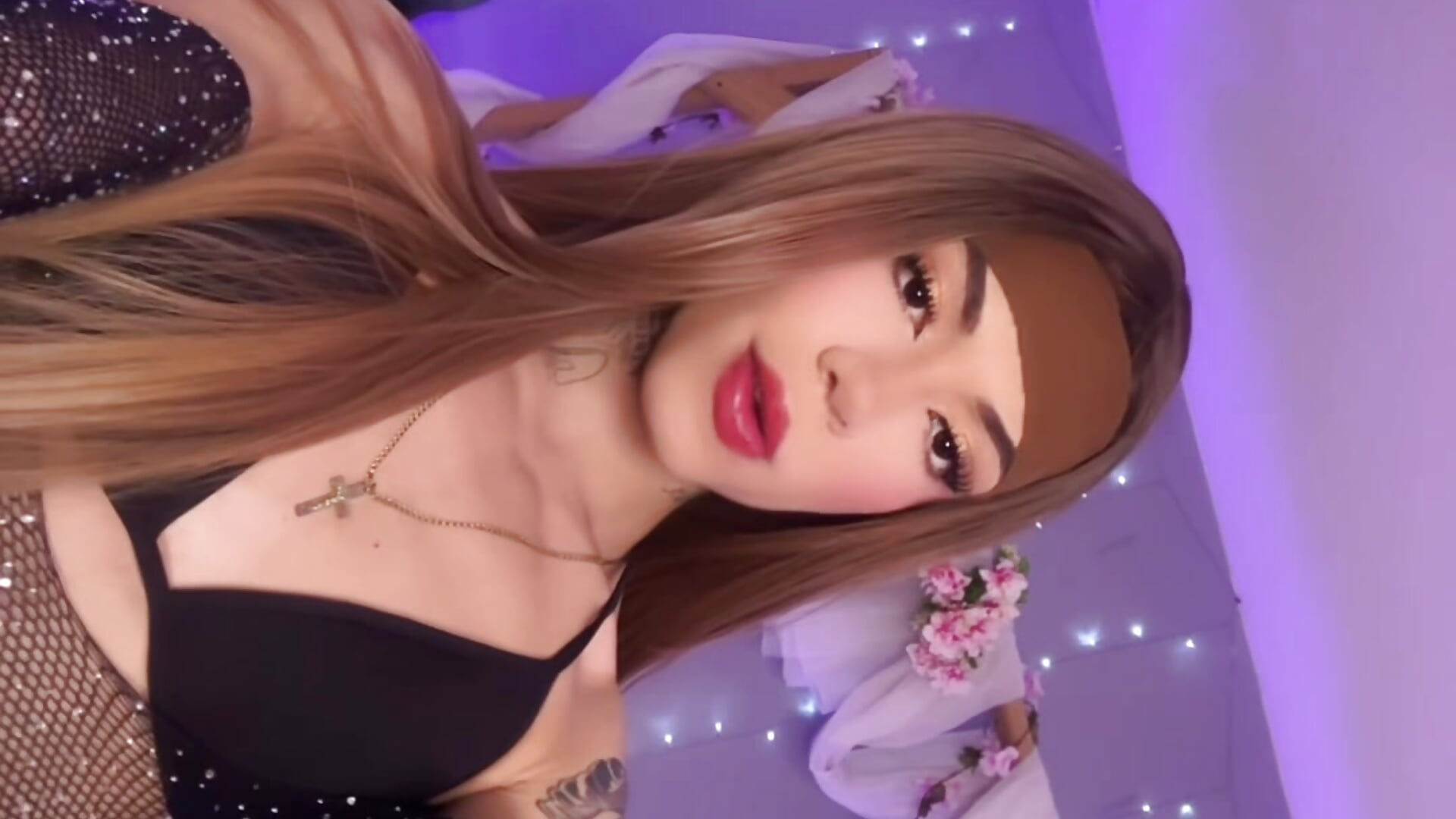 Sexy for you - video by Camillesanto cam model