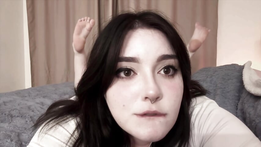feet:3 – видео вебкам-модели YumiYammy