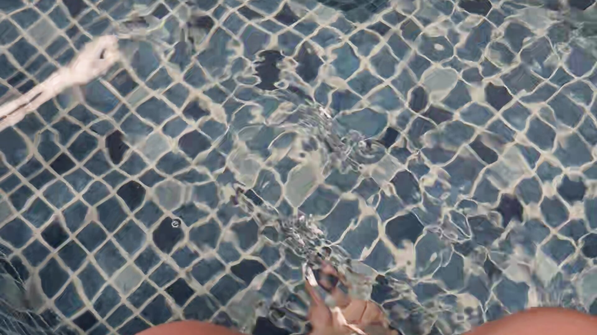 Pool day - vídeo de la modelo de cam Miaa_gh1