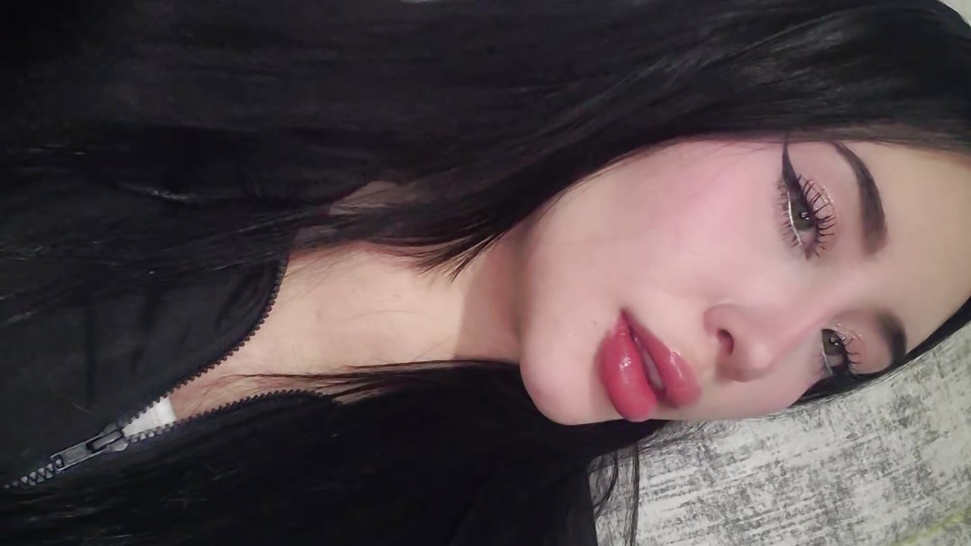 My hair😍 - video di Miaa_gh1 modella di cam