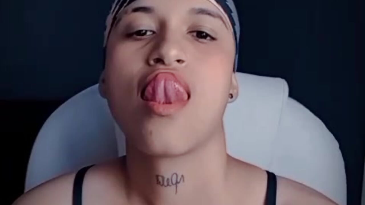 😏💨 Rocking a handkerchief and teasing the lens with swirling vape smoke - video by Dominick_jones cam model