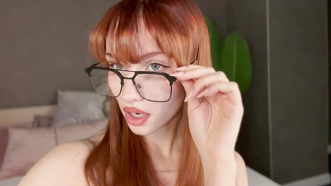 You told me that I look good with glasses... Are you sure, gentlemen? - Mollly_Rouge adlı kamera modelinin videosu