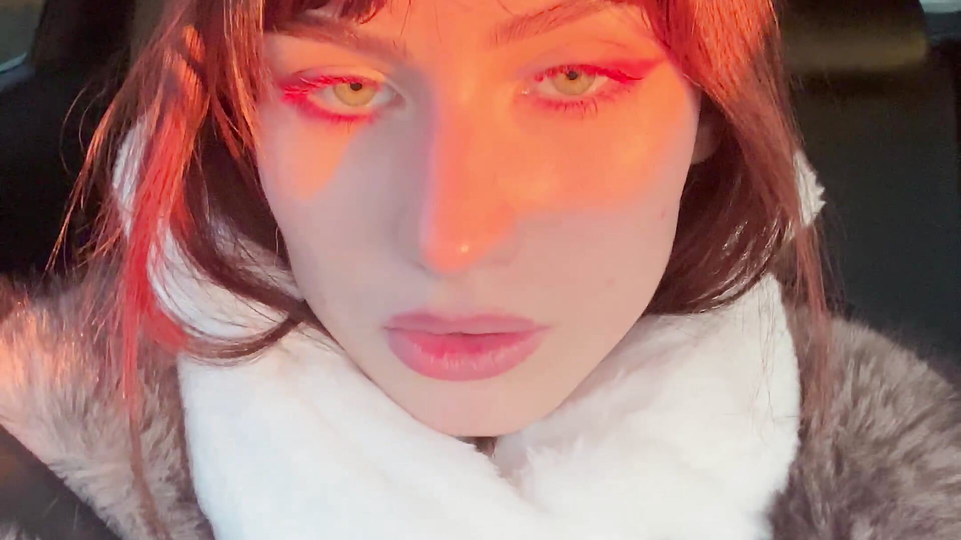 Something from my off-cam life🥰 Wanna see more? Check out my custom pannels ⚠️ - Mollly_Rouge adlı kamera modelinin videosu