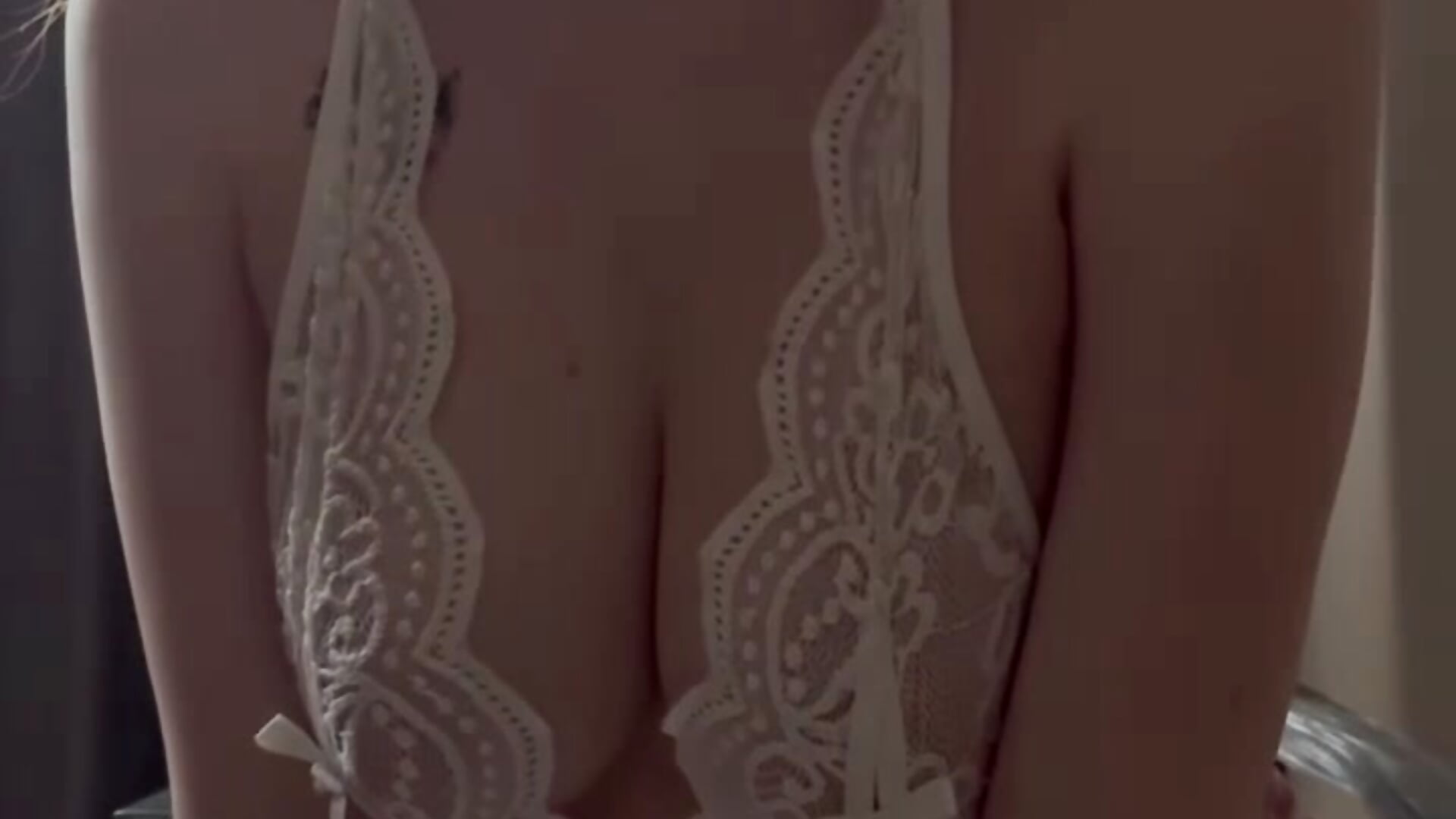 Touch me🫦 - video oleh mari_nettt kamera model