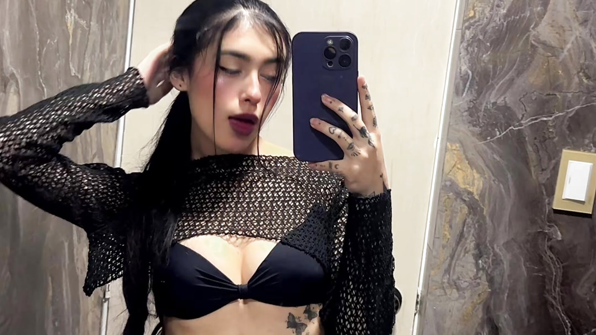 v1c044g50000d532vunog65upr33ff6g - vídeo de la modelo de cam honey_torres_sub