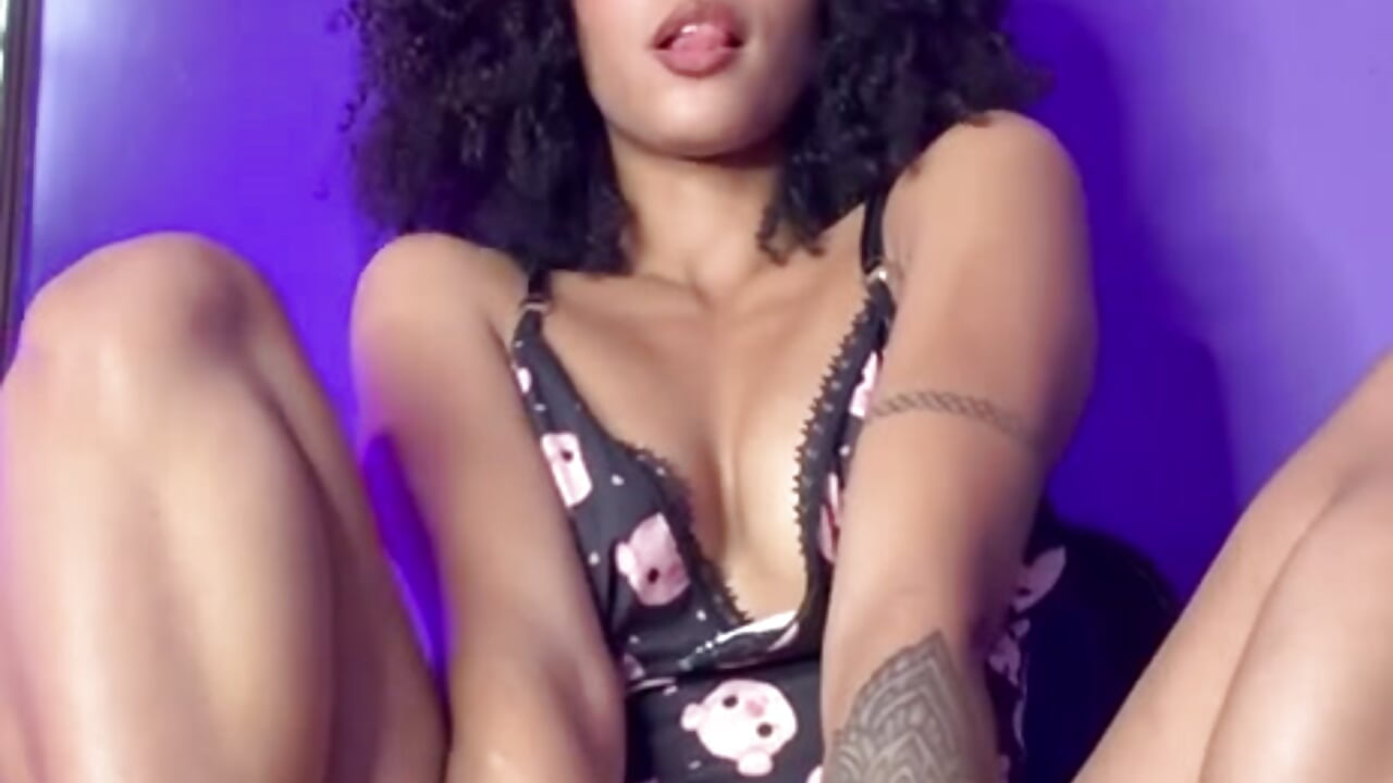 Kiss - vidéo du modèle de showcams CintiaWalker