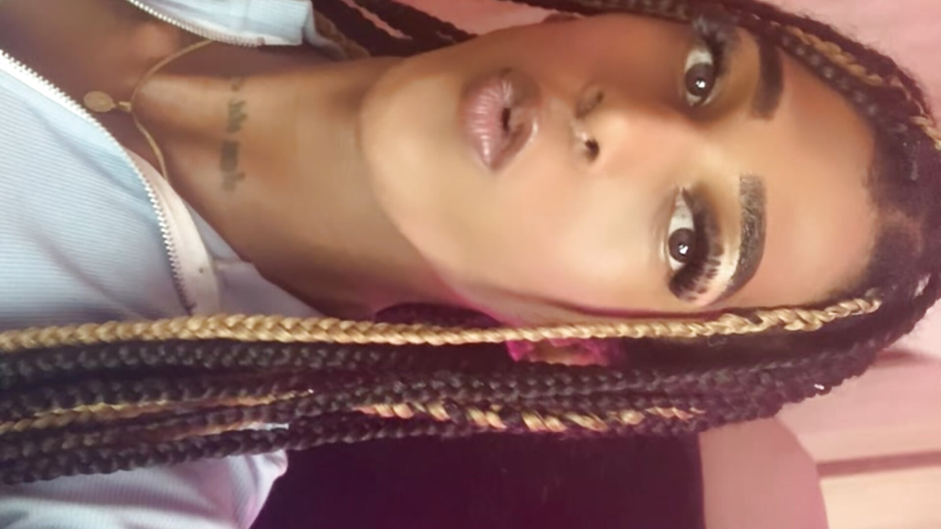 ✨ – видео вебкам-модели valeria_montess